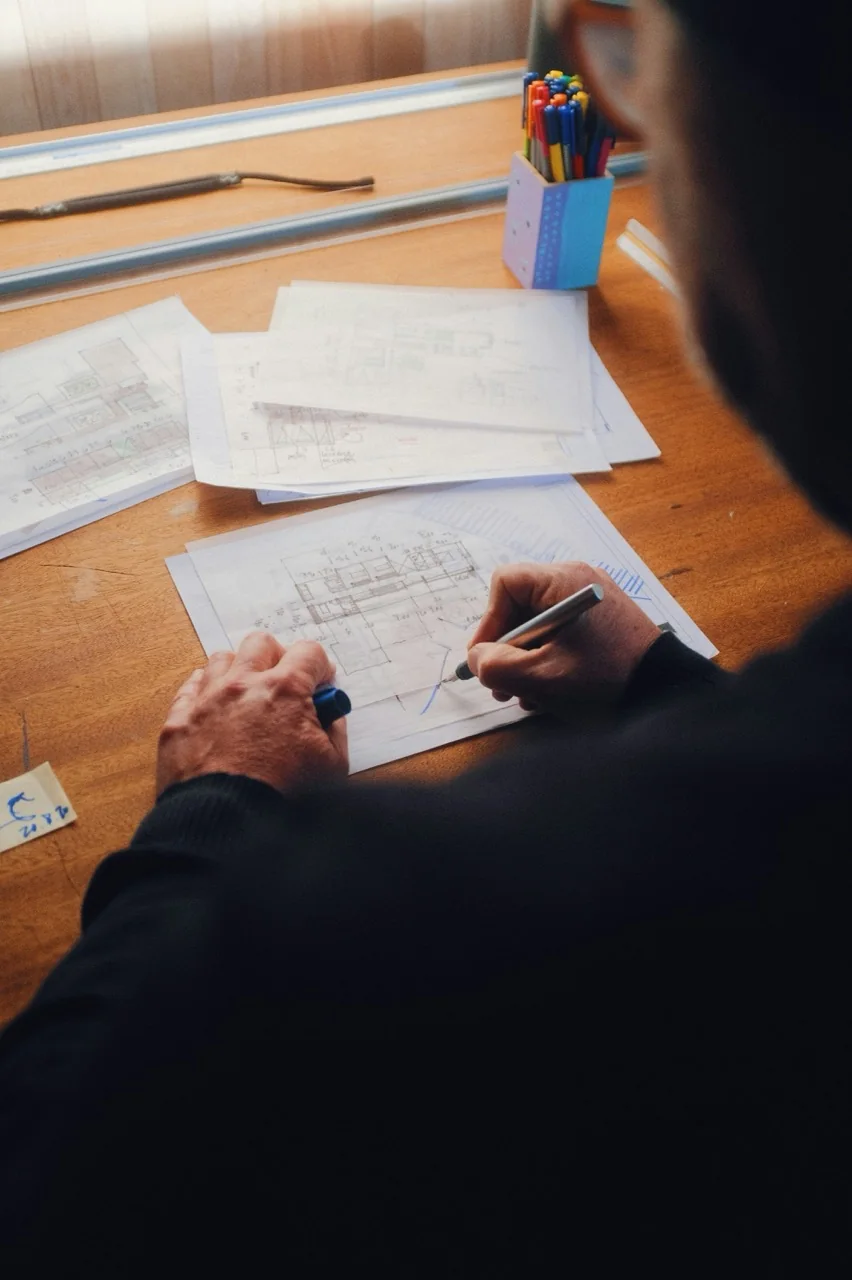 Esquisses et plans dessinés pour un avant-projet